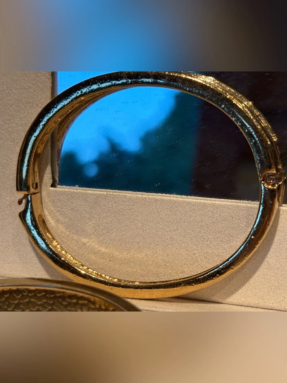 Vintage Roman Gold Crystal Rhinestone Hinged Bangle Bracelet 2 3/8” Gorgeous